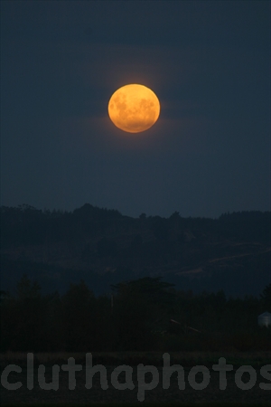 full super moon crepuscular dusk kaitangata
