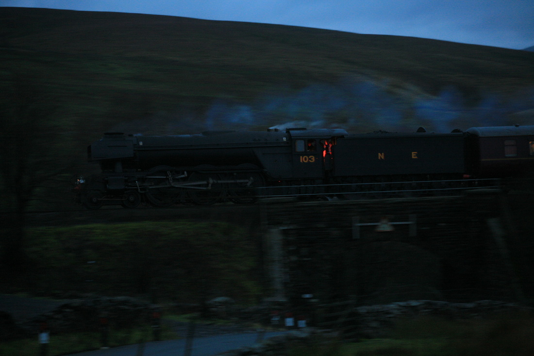 Flying Scotsman,crepuscular,dusk,Dent Head Viaduct,steam train,Yorkshire Dales,night,nocturnal