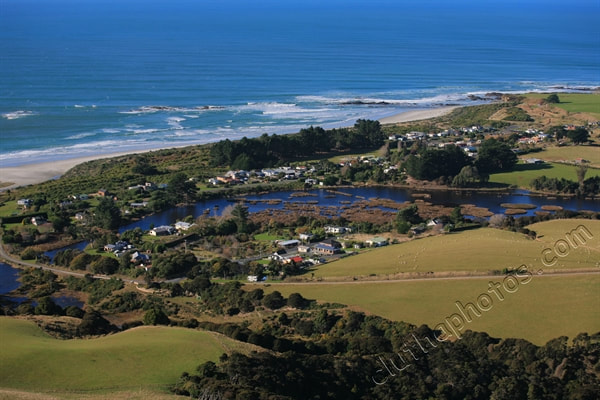 Photo, photograph, image, aerial, Taieri Mouth, South Otago, Clutha District, coastal Otago, township, village, lagoon