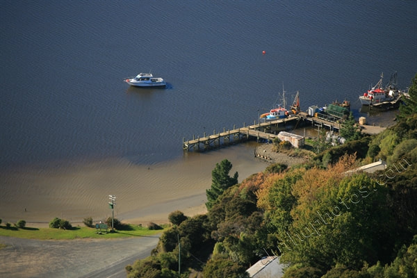 Photo, photograph, image, aerial, Taieri Mouth, South Otago, Clutha District, coastal Otago, township, village, fishing boats, estuary